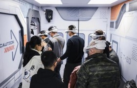 龙程VR「星际旅客」全感沉浸式剧场震撼亮相2025北京游乐展